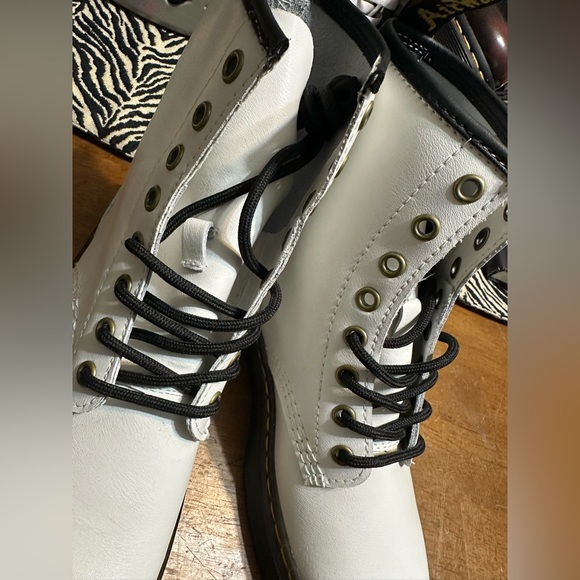 Dr. Martens White Leather Women's Boots - Picture 5 of 6
